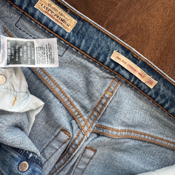 Levi's RibCage Jeans - Picture 2 of 5